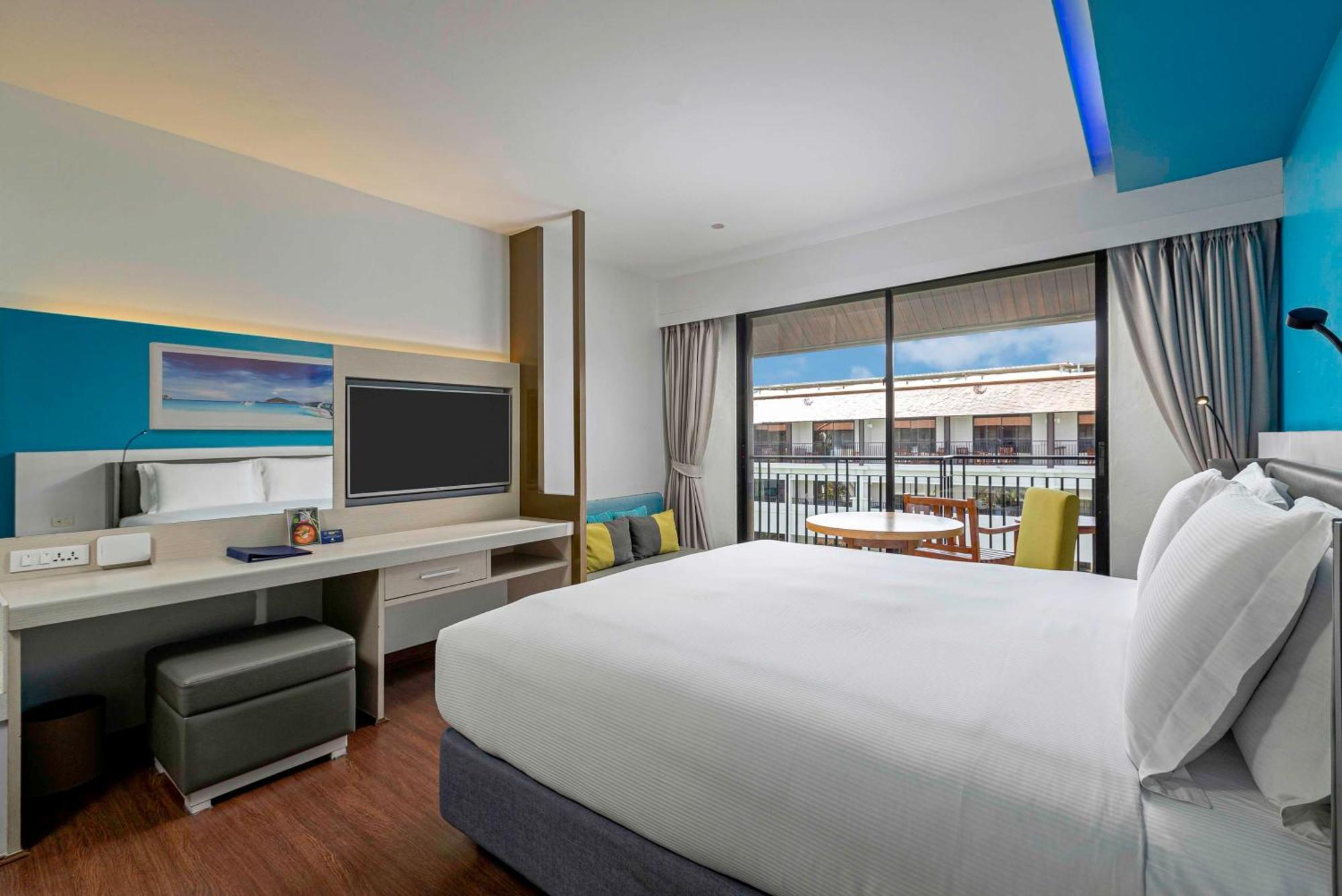 Doubletree By Hilton Phuket Banthai Resort Patong Exterior photo